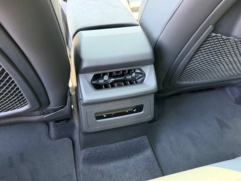 New 2027 Audi SQ6 e-tron Premium Plus AWD/4WD image 19