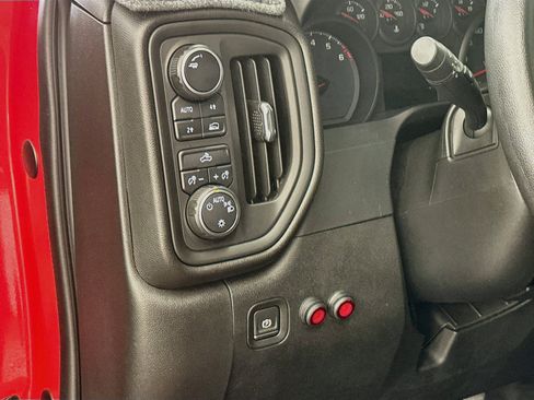 Used 2019 Chevrolet Silverado 1500 Custom w/ Custom Value Package AWD/4WD image 17