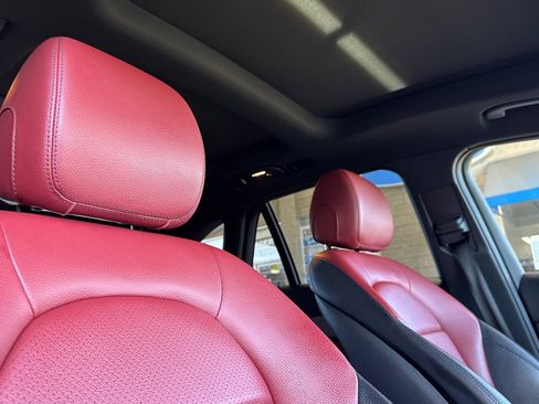 Used 2022 Mercedes-Benz GLC 300 image 17