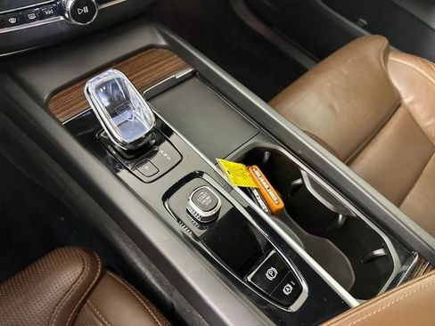 Used 2022 Volvo XC60 B6 Inscription w/ Advanced Package image 19