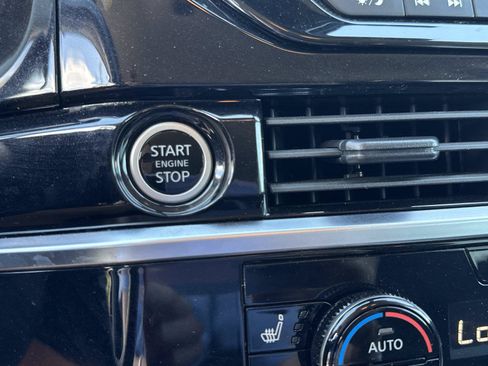 Used 2024 Nissan Pathfinder SV AWD/4WD image 19