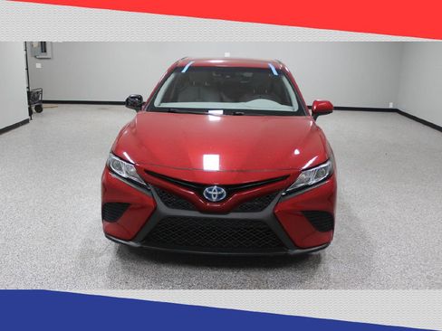 Used 2020 Toyota Camry SE image 8