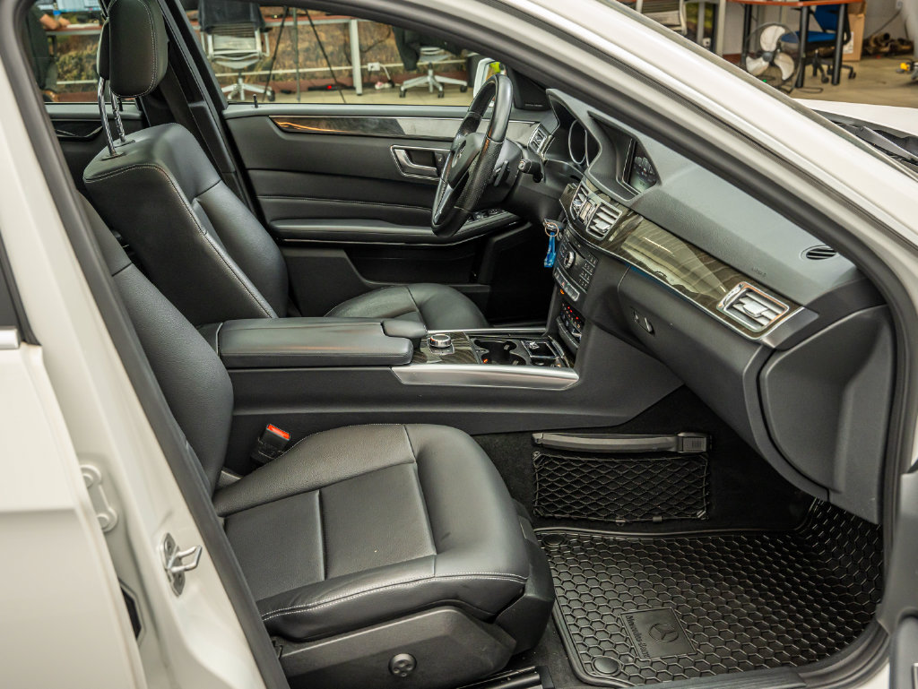 Used 2016 Mercedes-Benz E 350 4MATIC Sedan image 24