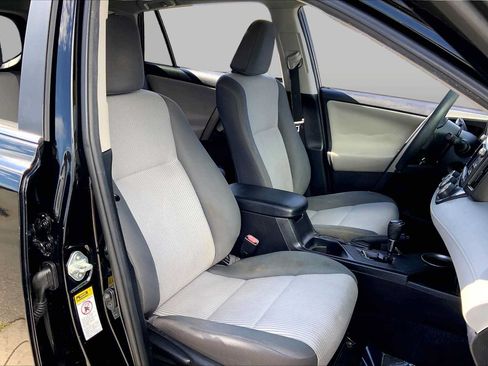 Used 2014 Toyota RAV4 LE AWD/4WD image 8