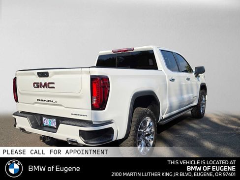 Used 2023 GMC Sierra 1500 Denali w/ Denali Reserve Package AWD/4WD image 3