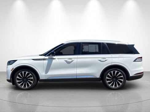 Used 2025 Lincoln Aviator 2WD image 2