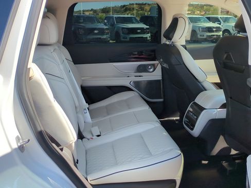 Used 2024 Lincoln Nautilus Black Label w/ Jet Appearance Package (87T) AWD/4WD image 31