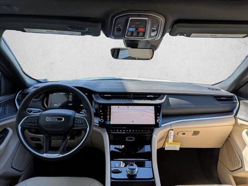 New 2026 Jeep Grand Cherokee Limited AWD/4WD image 16