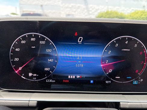 Used 2026 Mercedes-Benz GLE 450 4MATIC w/ Winter Package image 17