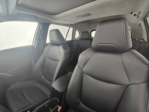 Used 2024 Toyota Corolla Cross XLE w/ Convenience Package image 22