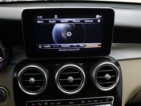 Used 2019 Mercedes-Benz GLC 300 4MATIC image 26