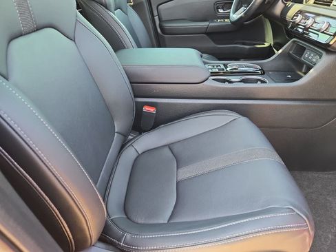 Used 2023 Honda Pilot Touring image 21