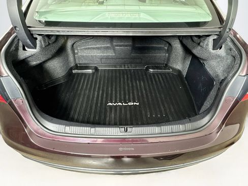 Used 2013 Toyota Avalon XLE Touring FWD image 32