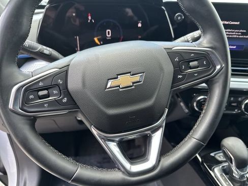Certified 2024 Chevrolet Trax LT w/ LT Convenience Package FWD image 13