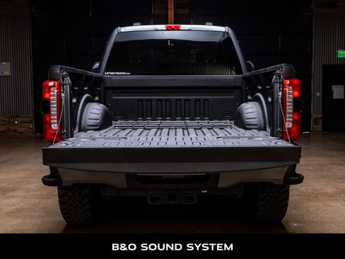 Used 2023 Ford F250 XLT w/ XLT Premium Package image 8