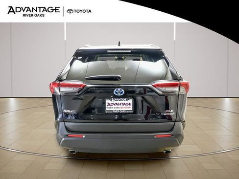 Used 2019 Toyota RAV4 XLE w/ Convenience Package AWD/4WD image 6
