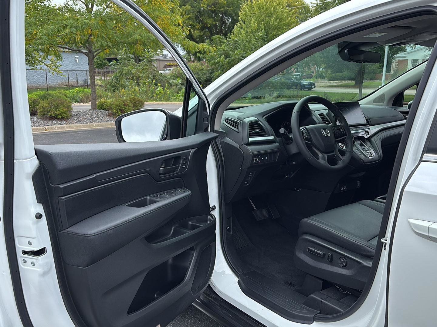 Used 2026 Honda Odyssey EX-L image 2