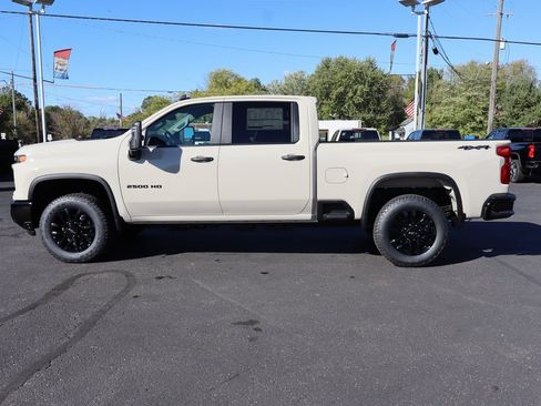 New 2026 Chevrolet Silverado 2500 Custom w/ Custom Value Package image 9