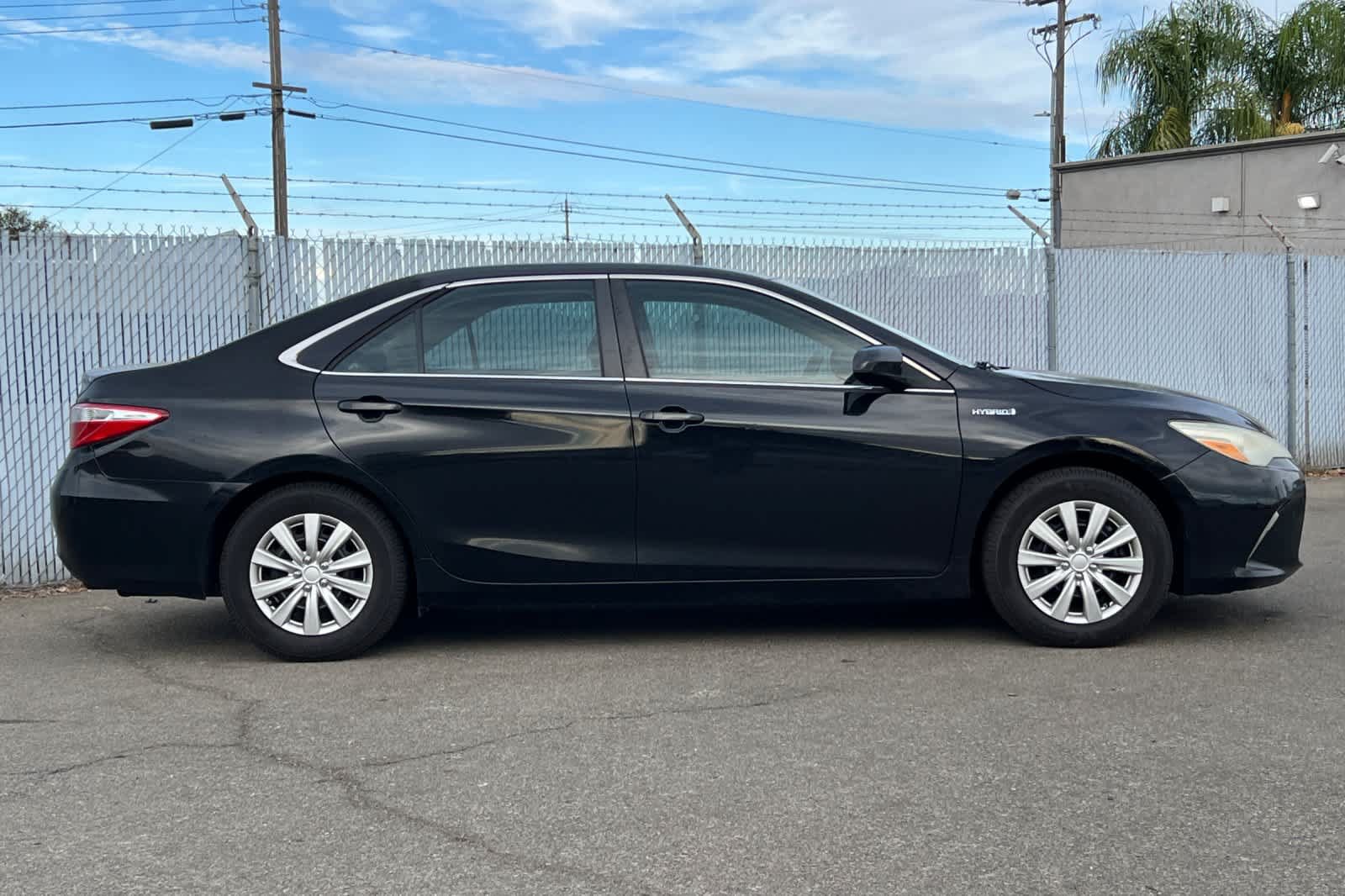 Used 2015 Toyota Camry LE FWD image 6