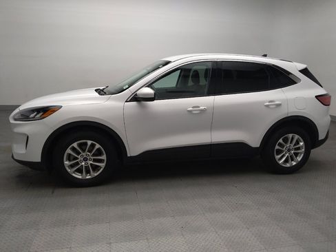 Used 2021 Ford Escape SE FWD image 2