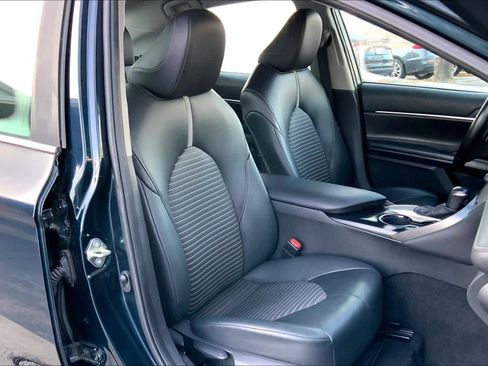 Used 2020 Toyota Camry SE image 9