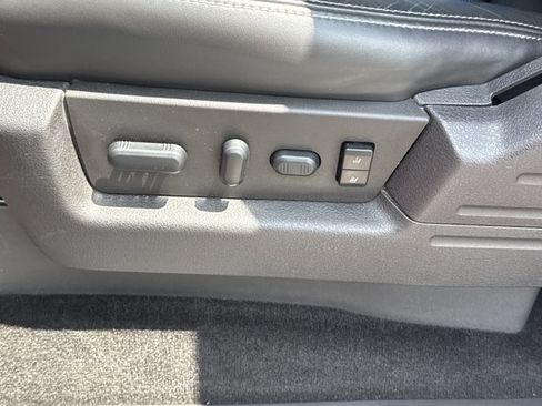 Used 2011 Ford F150 Lariat w/ Lariat Plus Pkg AWD/4WD image 18