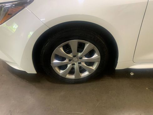 Used 2026 Toyota Corolla LE FWD image 32