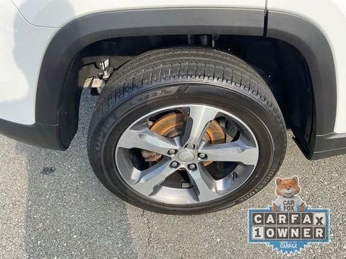 Used 2023 Jeep Grand Cherokee Limited AWD/4WD image 7