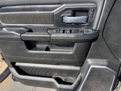 Used 2024 RAM 2500 Laramie w/ Night Edition image 18