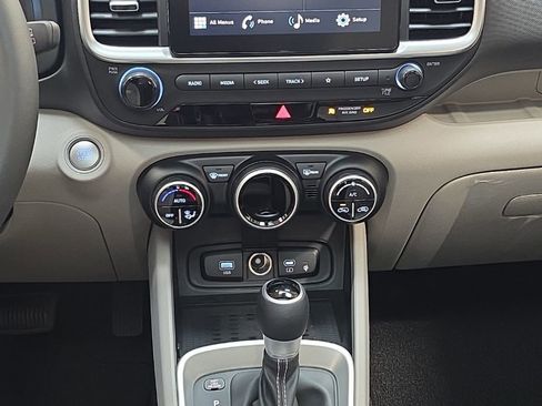 New 2026 Hyundai Venue SEL image 20