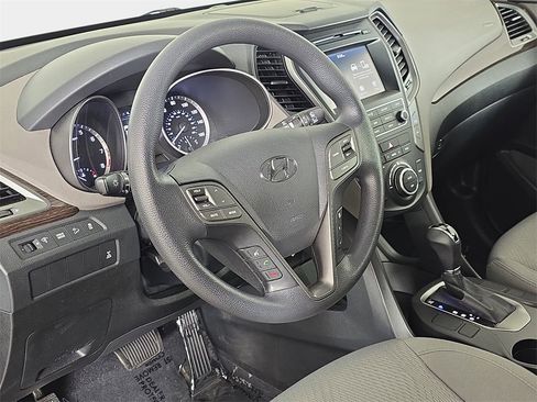 Used 2017 Hyundai Santa Fe Sport image 18