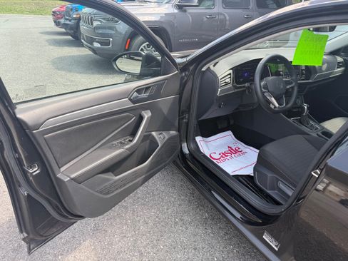 Used 2024 Volkswagen Jetta S image 11