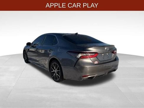 Used 2022 Toyota Camry SE image 5