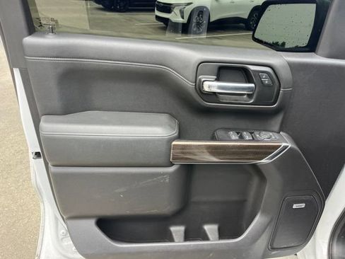 Used 2019 Chevrolet Silverado 1500 LT Trail Boss AWD/4WD image 15