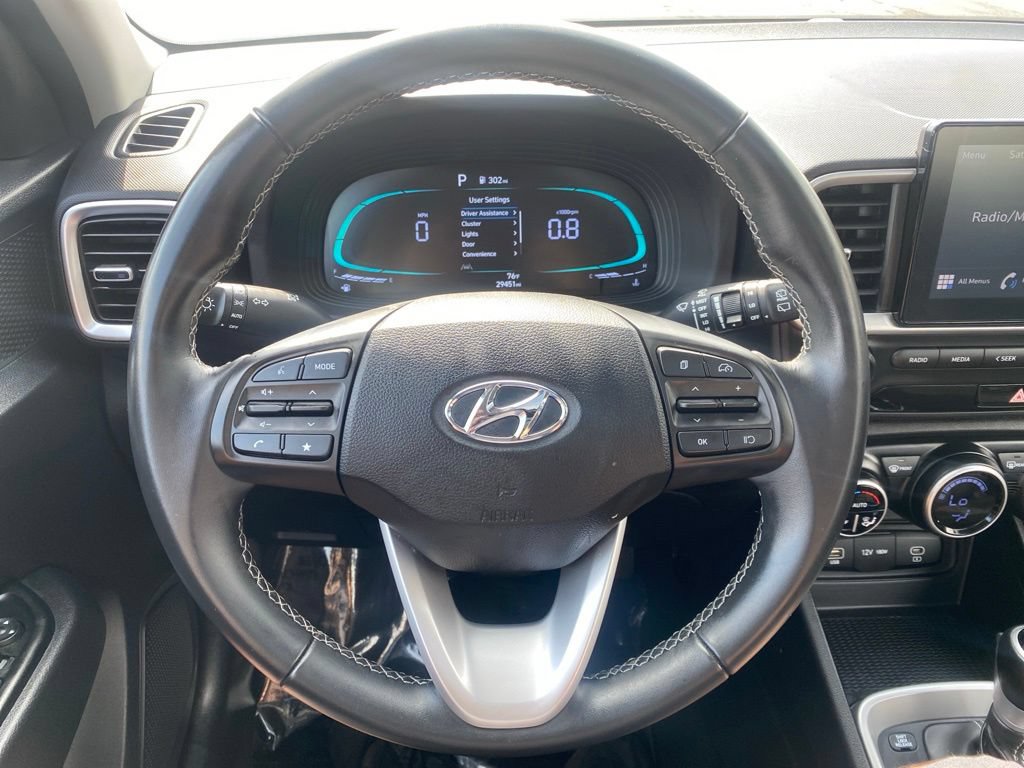Used 2025 Hyundai Venue SEL FWD image 24
