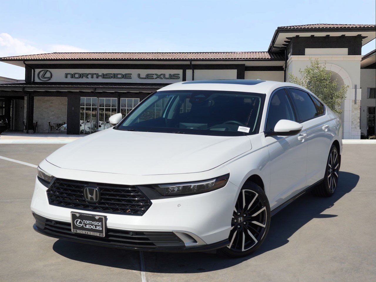 Used 2023 Honda Accord Touring image 1