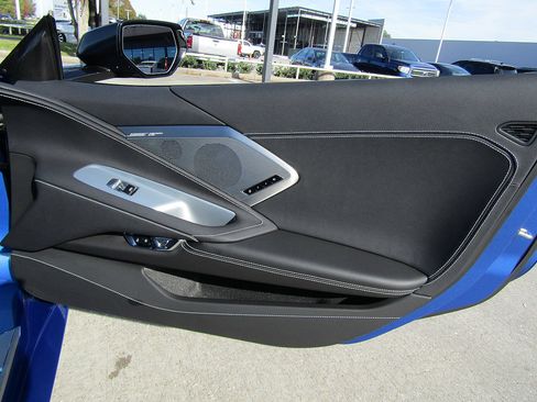 Used 2022 Chevrolet Corvette Stingray Preferred Cpe w/ Z51 Performance Package RWD image 14