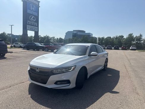 Used 2019 Honda Accord Sport image 12