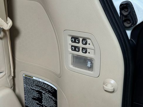 Used 2013 Lexus LX 570 4WD image 15