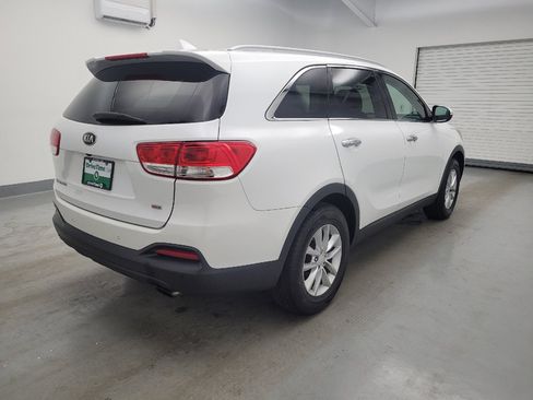 Used 2017 Kia Sorento FWD w/ LX Convenience Package image 9