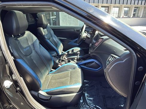 Used 2013 Hyundai Veloster Turbo w/ Ultimate Pkg FWD image 17