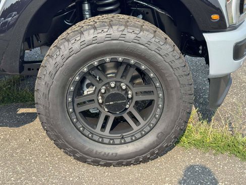 New 2026 Ford F250 Lariat w/ Black Appearance Package AWD/4WD image 8