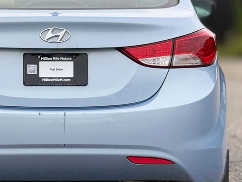 Used 2013 Hyundai Elantra GLS w/ Preferred Pkg FWD image 14