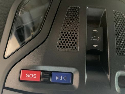 Used 2022 Subaru Outback Wilderness w/ Wilderness Package image 18