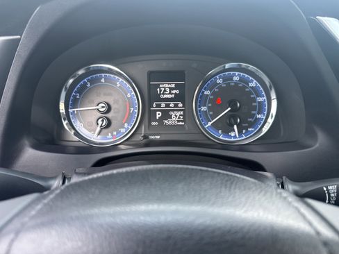 Used 2019 Toyota Corolla LE image 16