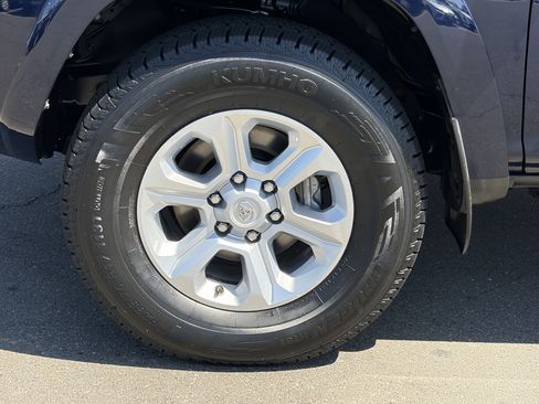 Certified 2024 Toyota 4Runner SR5 AWD/4WD image 8