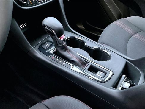 Used 2023 Chevrolet Equinox RS image 17