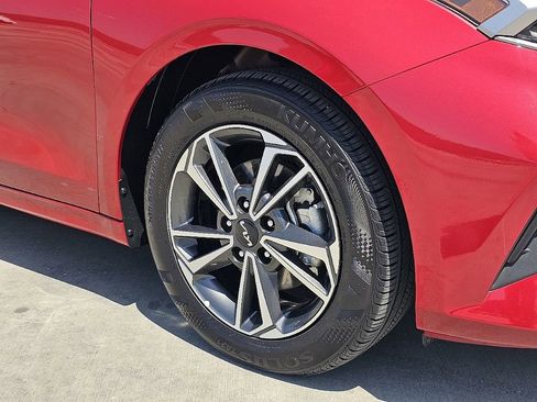 Used 2022 Kia Forte LXS w/ LXS Technology Package FWD image 9