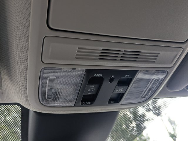 Used 2025 Honda Odyssey EX-L image 32