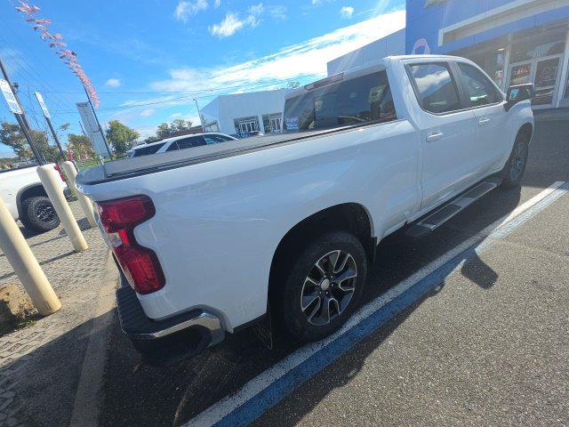 Used 2023 Chevrolet Silverado 1500 LT w/ Z71 Off-Road Package AWD/4WD image 2